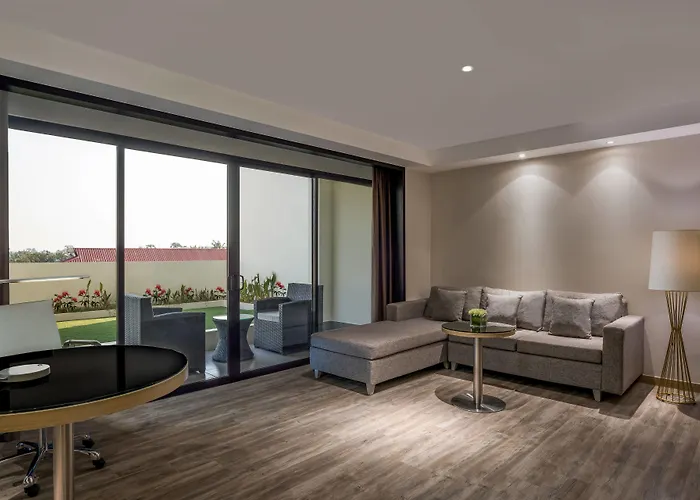 Courtyard By Marriott 5*