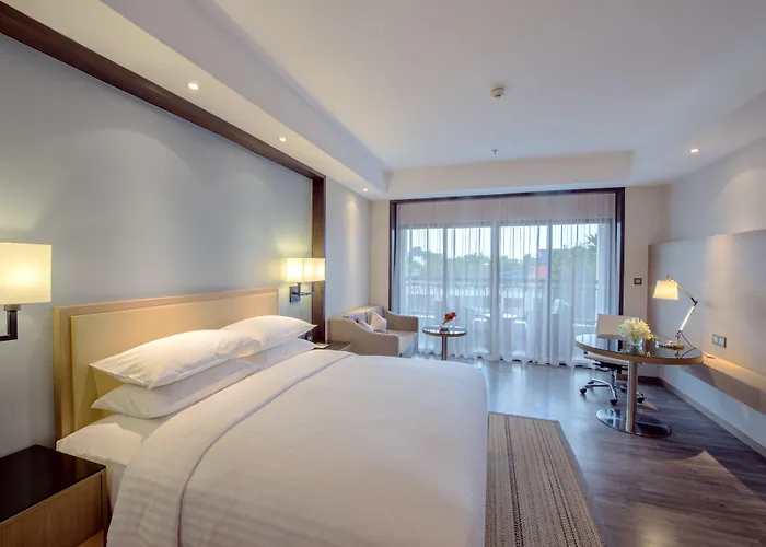 Courtyard By Marriott 5*